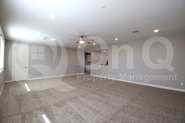 Building Photo - 4247 E Comstock Dr