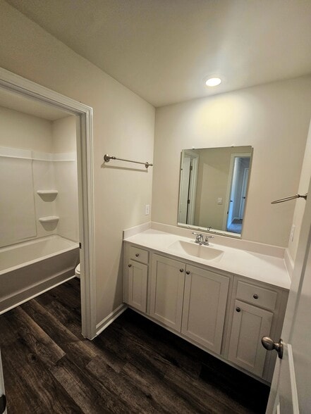 Building Photo - 3131 Fair Ridge Way