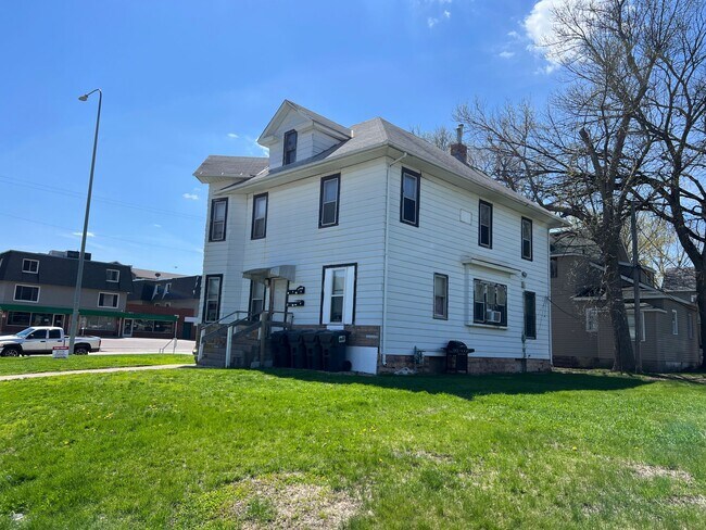 Building Photo - 1BR/1BA Apartment in Multi-Family Unit