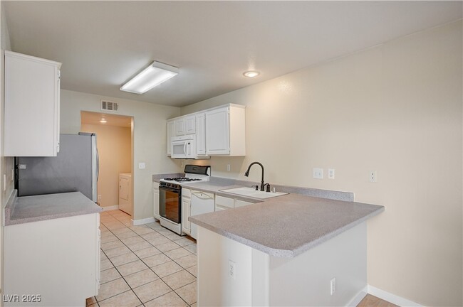 Building Photo - 10164 Tree Bark St