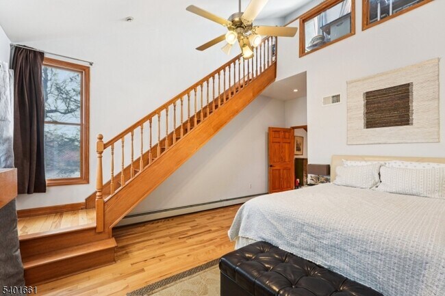 Building Photo - 197 Point Breeze Dr