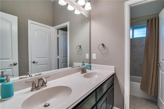 Building Photo - 1352 Bentgrass Dr