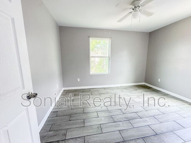 Building Photo - 7721 S Coronet Ct
