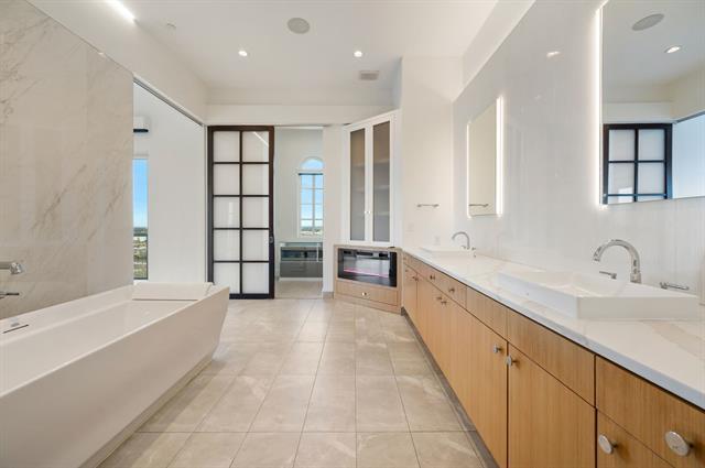 Building Photo - 2800 Lakeside Pkwy