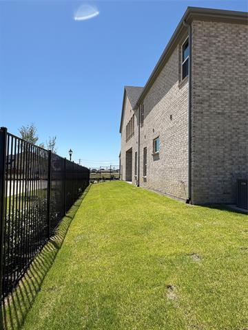 Building Photo - 15604 Amber St