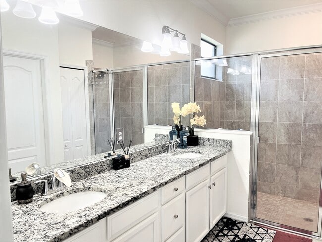 Building Photo - 9359 Foxglove Ln