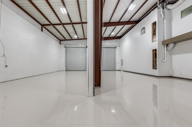 Building Photo - 21711 Barcarole Dr
