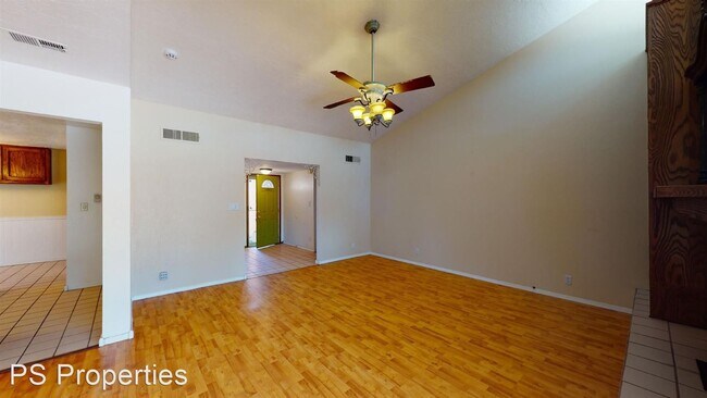 Building Photo - 3 br, 2 bath House - 11822 Apache Ave NE