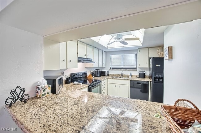 Building Photo - 226 3rd St