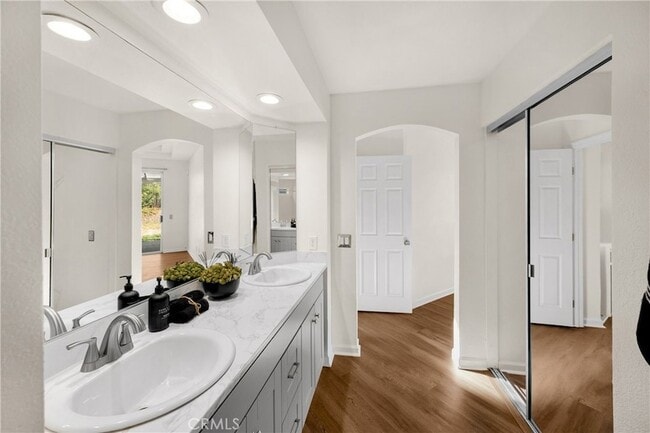 Building Photo - 27472 Swallow Ct