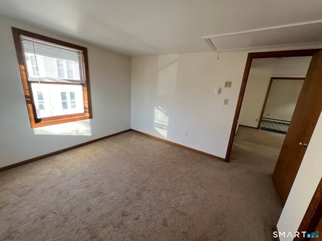 Building Photo - 7 Golden Hill St