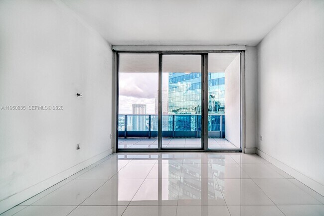 Building Photo - 200 S Biscayne Blvd