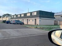 Building Photo - 2 Bedroom Town House!