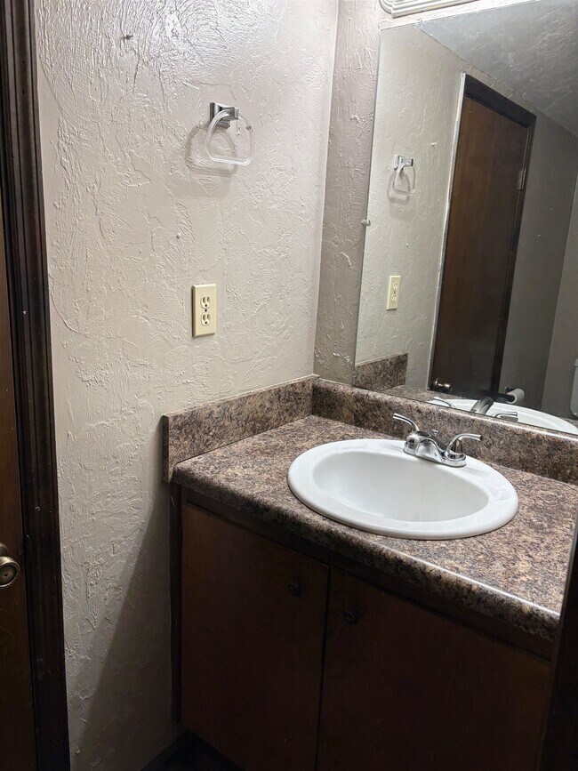 Building Photo - 3743 Donovan Dr