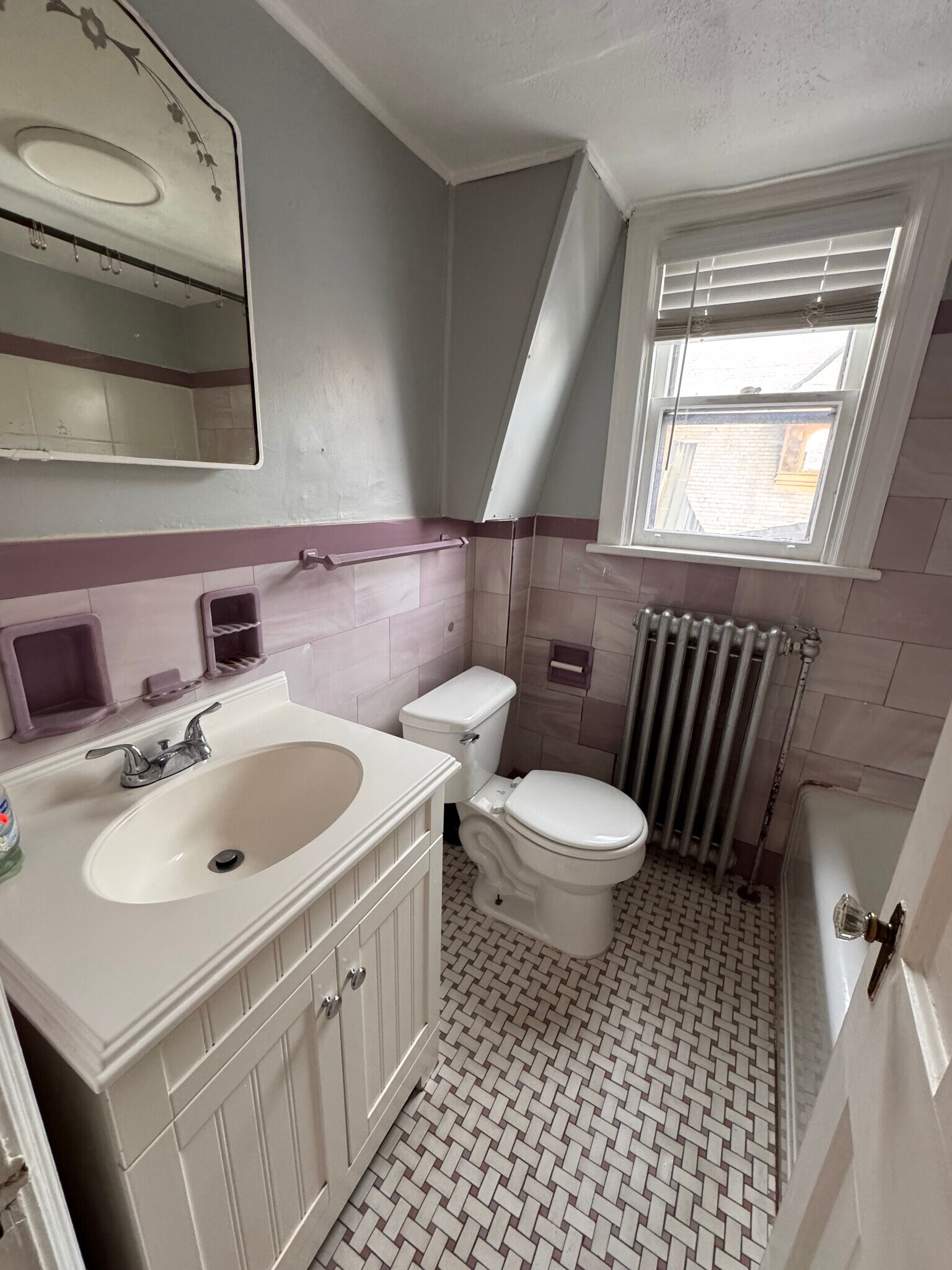 Building Photo - 18 Willett St