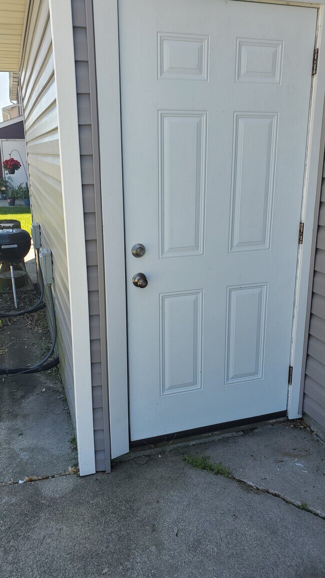 Outside storage for each unit - 2017 Yorktowne Dr