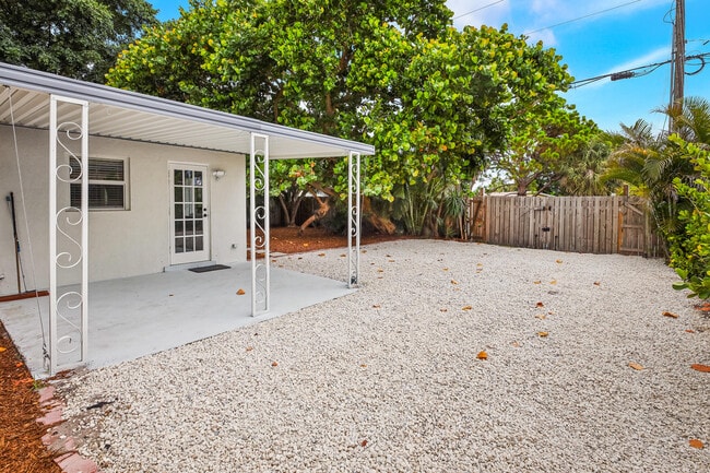 Building Photo - 701 Florida Mango Rd