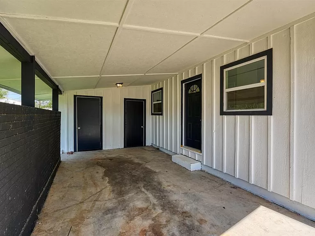Building Photo - 4305 NW Ridgecrest Dr
