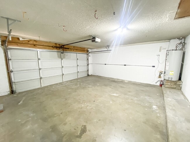 Building Photo - 1519 E Laguna Dr