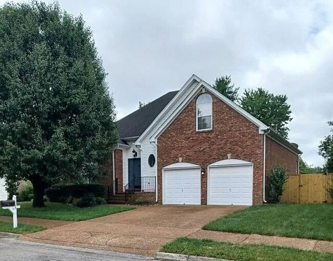 Primary Photo - Fieldstone Farms 4BR Gem