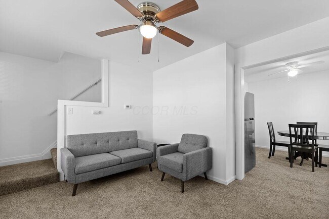 Building Photo - 927 Camden Ave