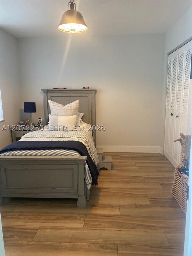 Building Photo - 9420 Poinciana Pl