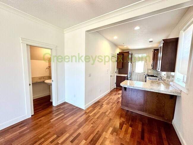 Building Photo - Secure and Beautiful 3-Bedroom 2.5-Bathroo...