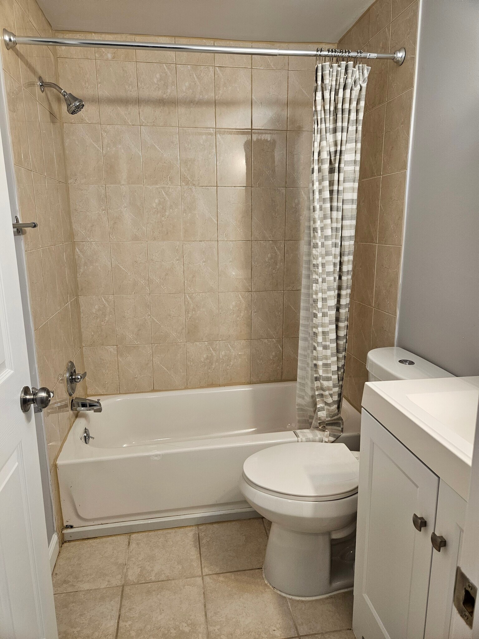 Bath1 attached to Bedroom1 - 7508 Tarpley Dr