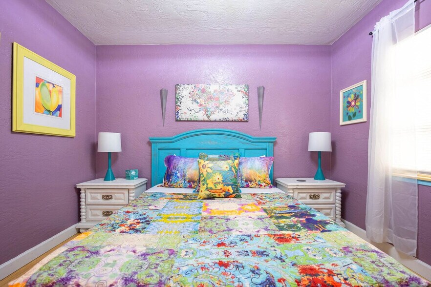 Building Photo - 214 Lucerne Dr