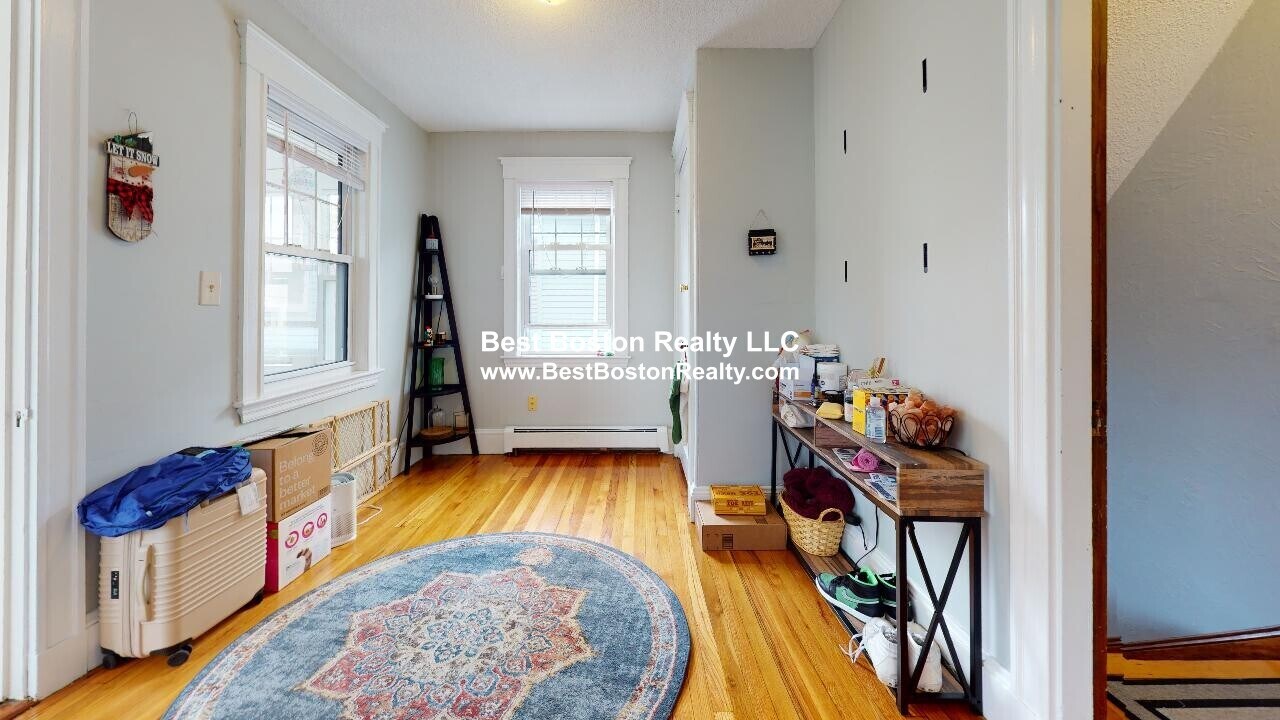 Building Photo - 38 Sterling St