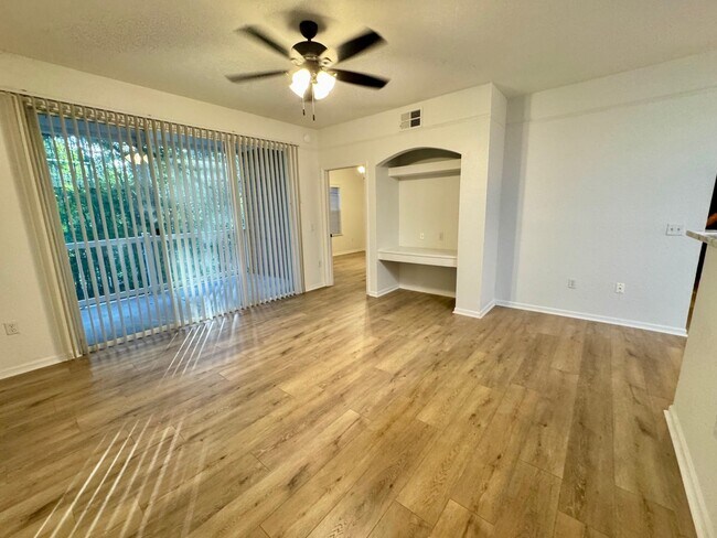 Building Photo - 2801 Chancellorsville Dr