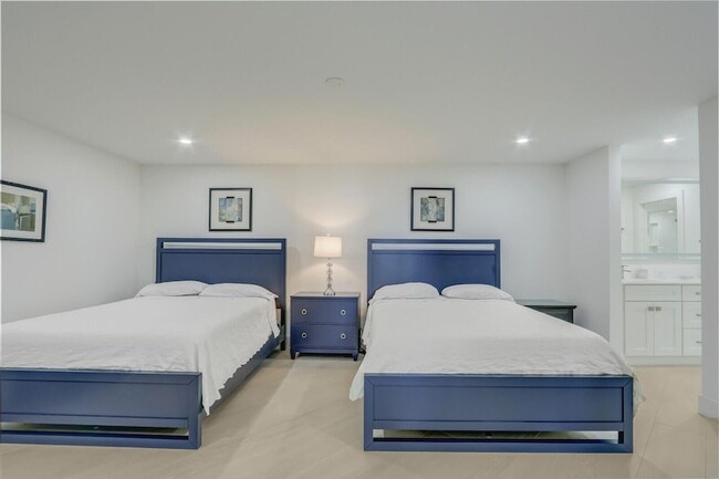 Building Photo - 5380 N Ocean Dr