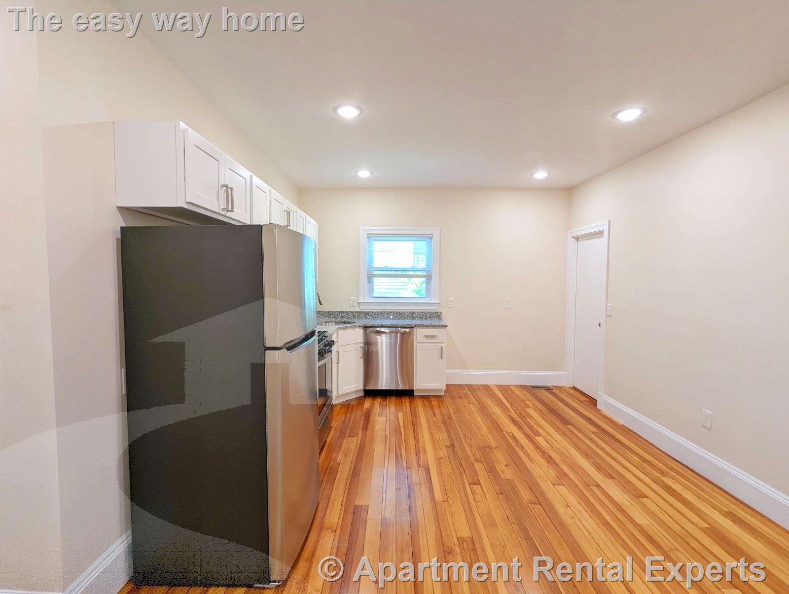 Building Photo - 8 Lowell Cir