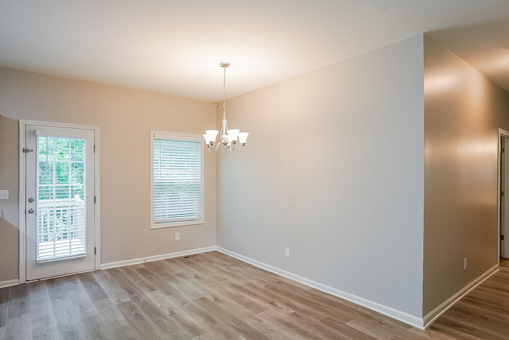 Building Photo - 657 Amberwood Dr