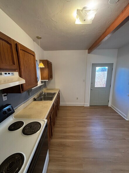 Building Photo - 340 N Franklin St