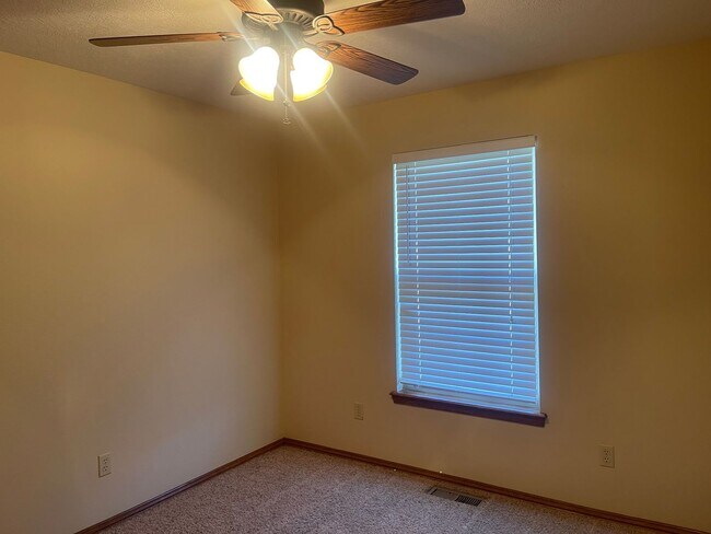 Building Photo - Your new HOME is waiting for you !