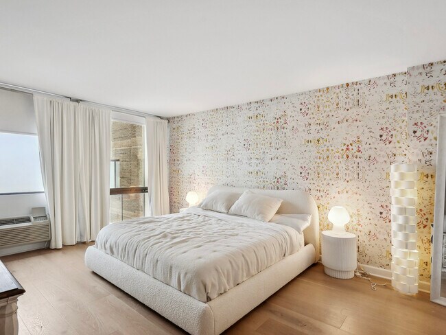 Building Photo - 1240 N Lake Shore Dr