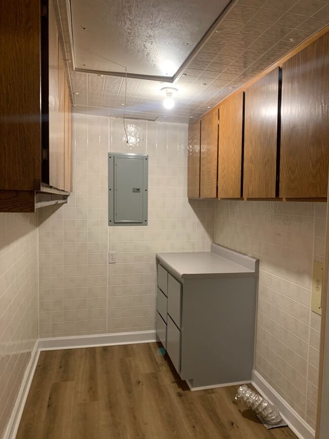 Building Photo - WILLARD 3 Bedroom 2 Bath + Bonus Room