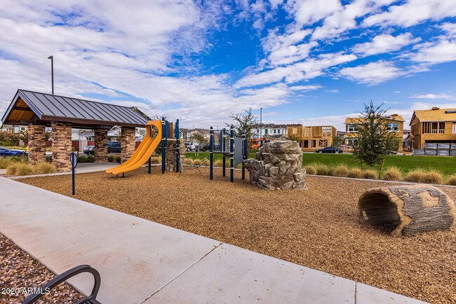 Building Photo - 632 W Winchester Dr