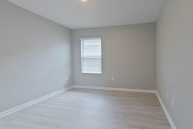 Building Photo - 128 Swallowtail Ln
