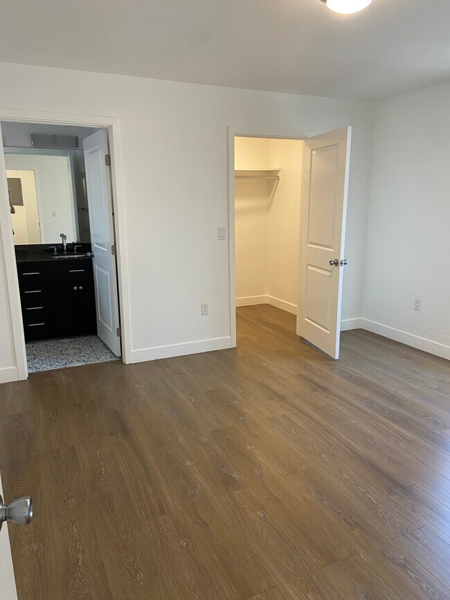 Building Photo - 11514 Emelita St