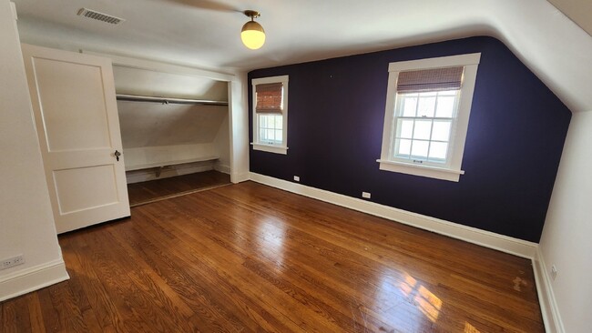 Building Photo - Stunning 4-Bedroom Home with Attached Gara...