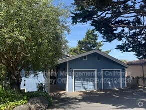 Building Photo - 306 Kingsbury Dr