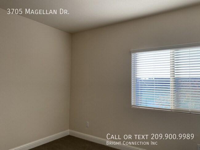 Building Photo - 3705 Magellan Dr