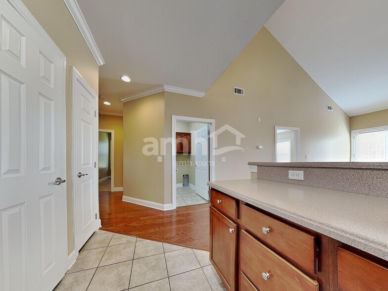 Building Photo - 1729 Bonnie Roach Ln