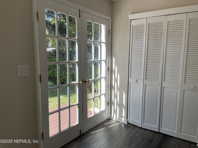 Building Photo - 164 Gault St