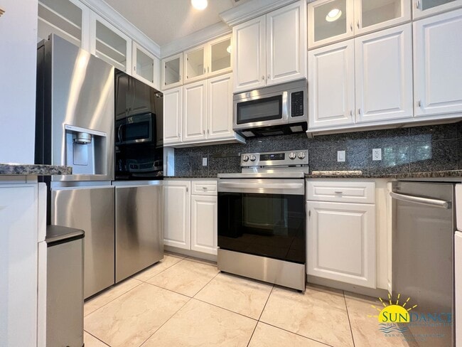 Building Photo - Beautiful Partially Furnished Condo in Downtown Fort Walton Beach!