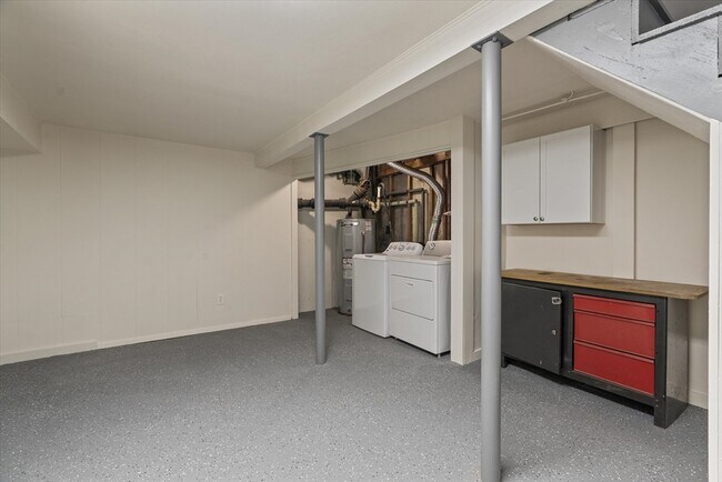 Building Photo - 36 Delmar Ave
