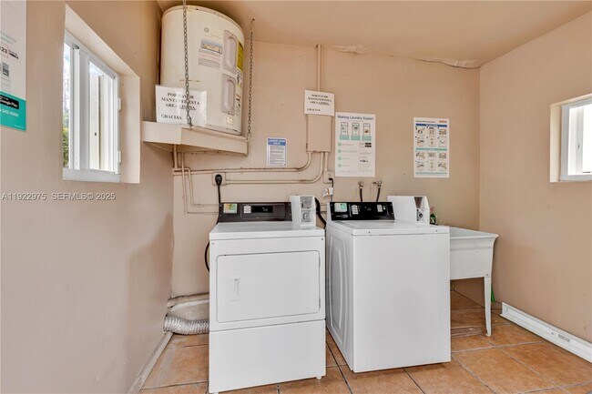 Building Photo - 505 SW 11th St