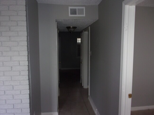 Building Photo - 5546 Apple Blossom Dr